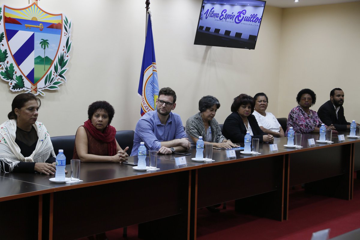 UOCuba's tweet photo. Reconoce la #UniversidaddeOriente al investigador Dieter Roefs de Bélgica por su desempeño, compromiso, consagración y aporte realizado en el afán de cumplir la misión de esta casa de Altos Estudios, #ProgramaVLIRIUC, #UOCuba https://t.co/QOA64FsKTI