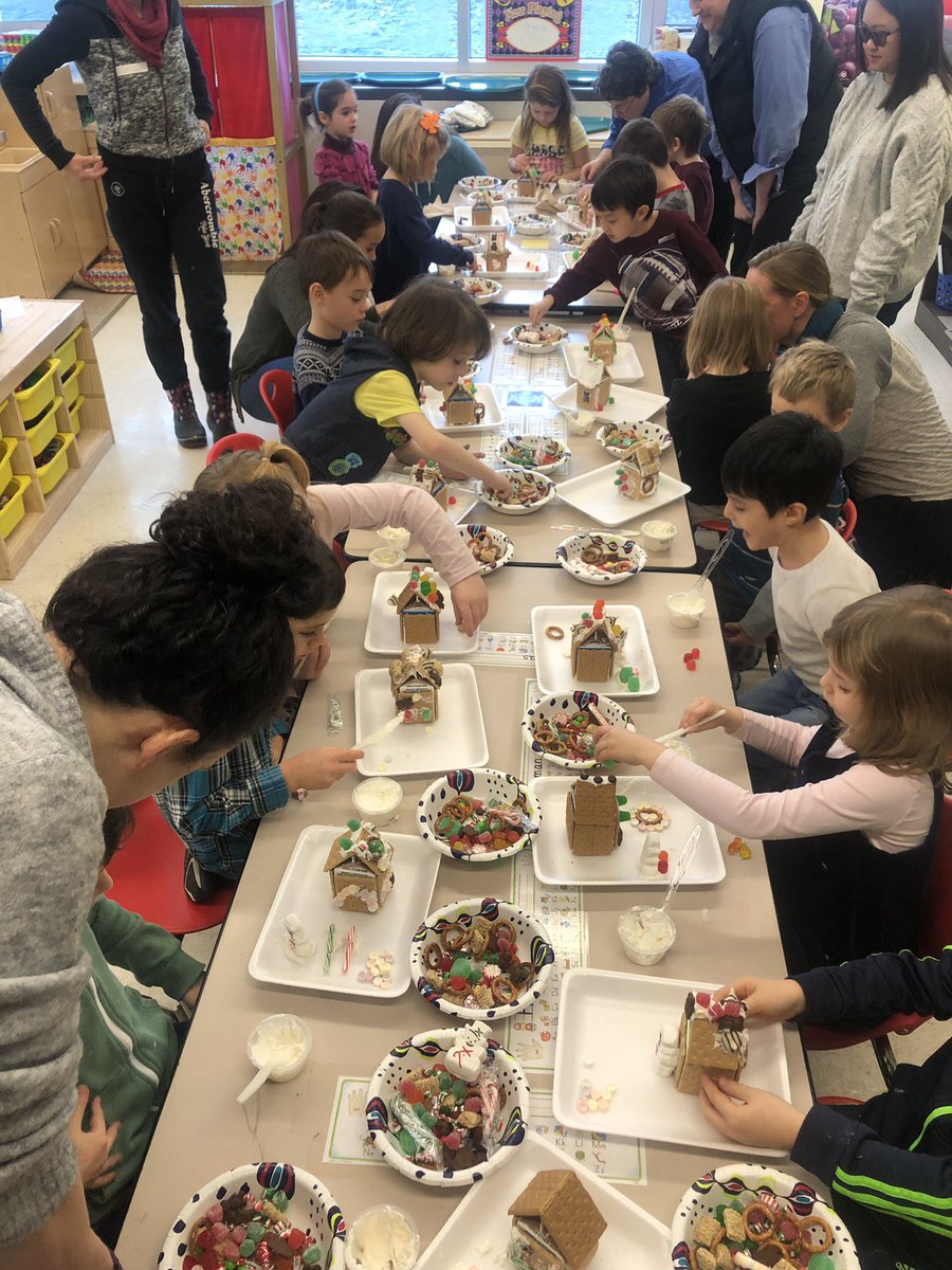 faizi_imrana's tweet photo. Gingerbread houses in Mrs Faizi’s Kindergarten class @southhillhawks https://t.co/ydWid7snp6