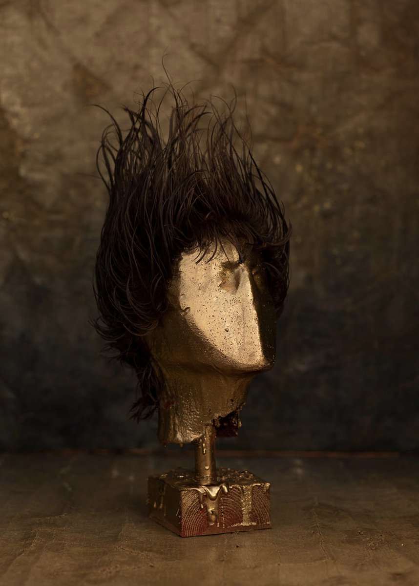 InfringeMag's tweet photo. "I don't really see hair trends coming from the industry anymore, even if they try really hard. If a trend develops it's most likely created by the people" #PabloKuemin on the hair industry, photo by #MarcusScaefer - full story https://t.co/k7fW0WoHA8 https://t.co/TfFGNKhr17