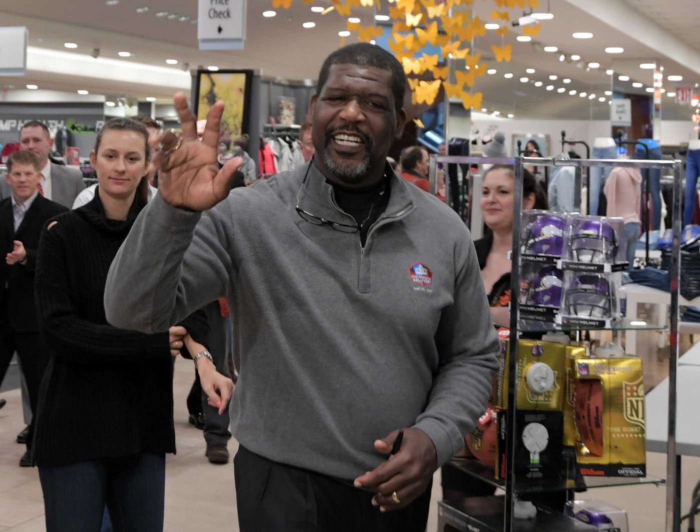Wishing a special day to er, Randall McDaniel!   Happy Birthday Champ! 