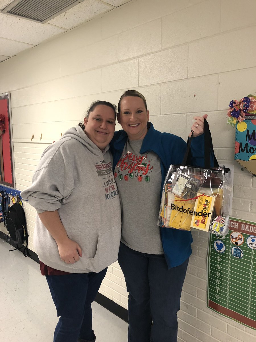 lori__jill's tweet photo. Congratulations to @TmoneyMorris for being the grand prize #12DaysOfLufkin winner. #HertyHasHeart @dramandasmith https://t.co/wMva5sPNmA