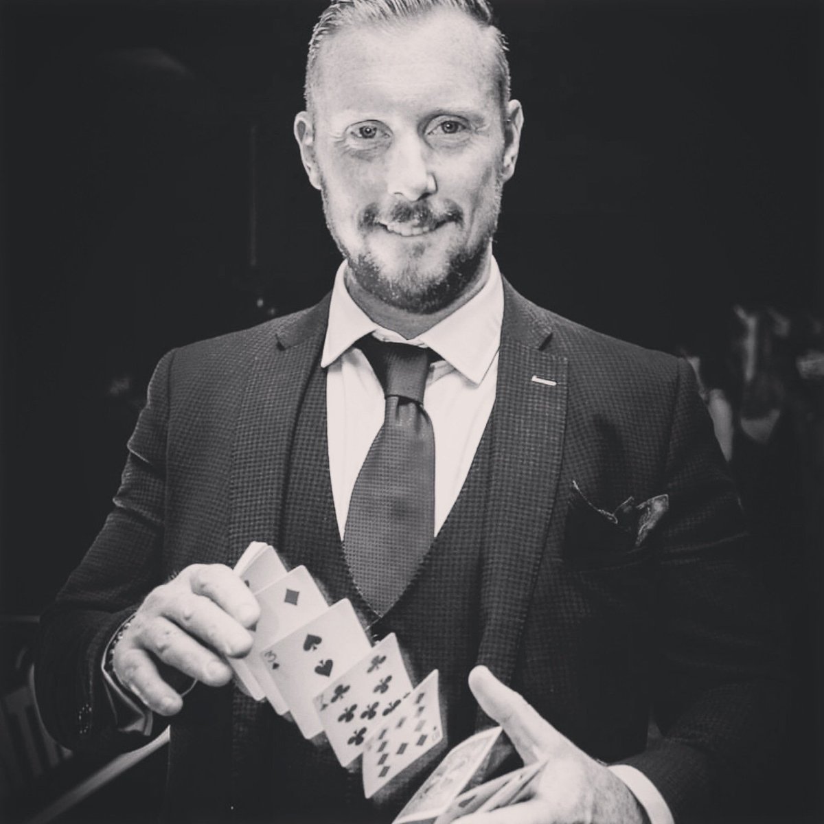 Delighted to announce we have the amazing <a href="/rua_official/">Rua</a> down for our launch! 
Rua will be showcasing his unbelievable skill set as a Deception Artist and Close-up Magician. If you haven't seen how good he is then come down on Jan 12th to see what he can do irl 🎩 #deceptionartist
