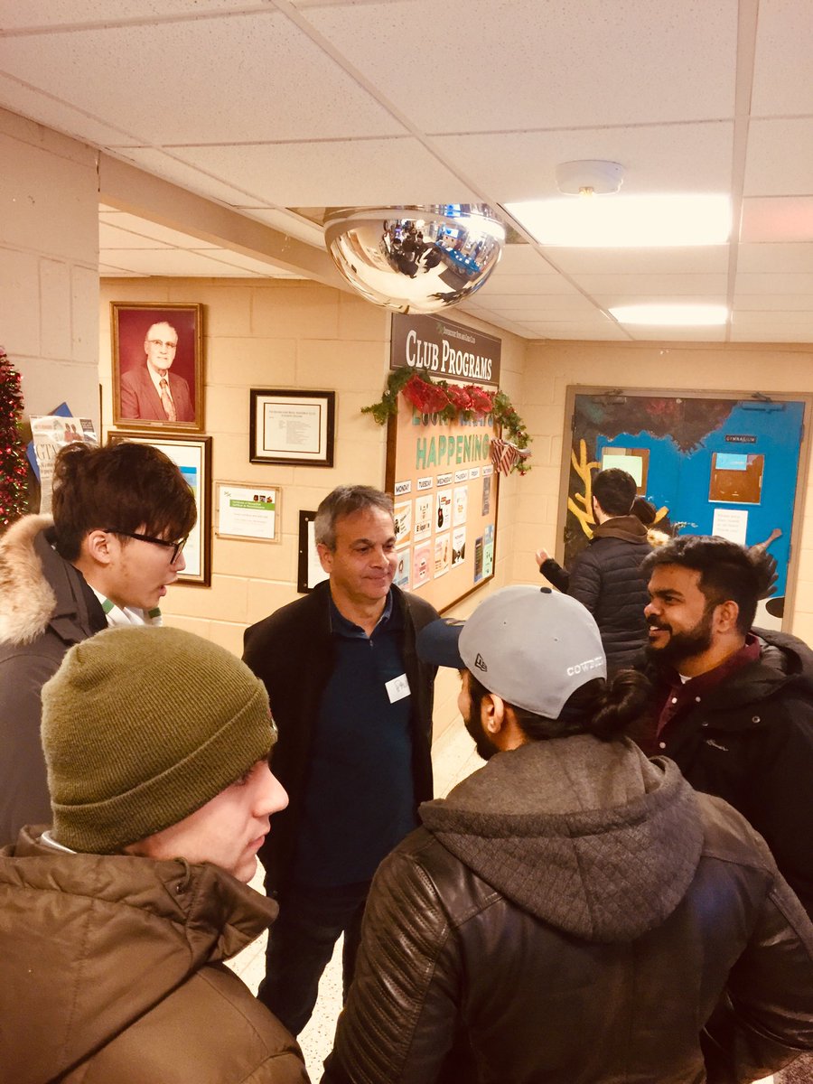 publishxi's tweet photo. Good deed as a team. Merry Christmas! https://t.co/dyk9mSzivd