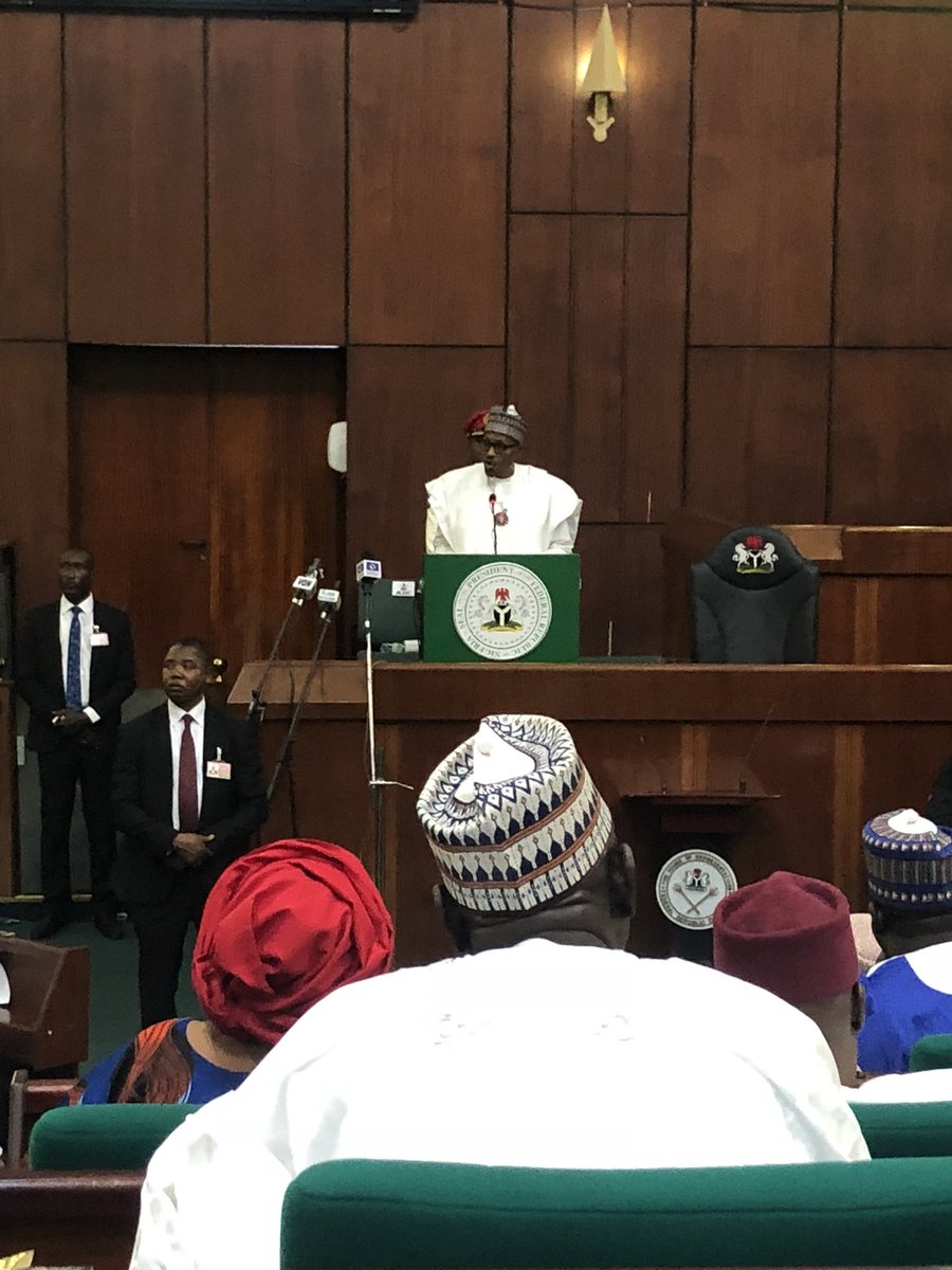 AbuKusada's tweet photo. Today the General stood fearlessly, no delegation, no shaking and no shivering. My people! We shall stand by @MBuhari as he stood up for Nigerians today, he withstand the odds for us. 

#Baba2Times😂✌🏼 https://t.co/SZ3mkMC5gV