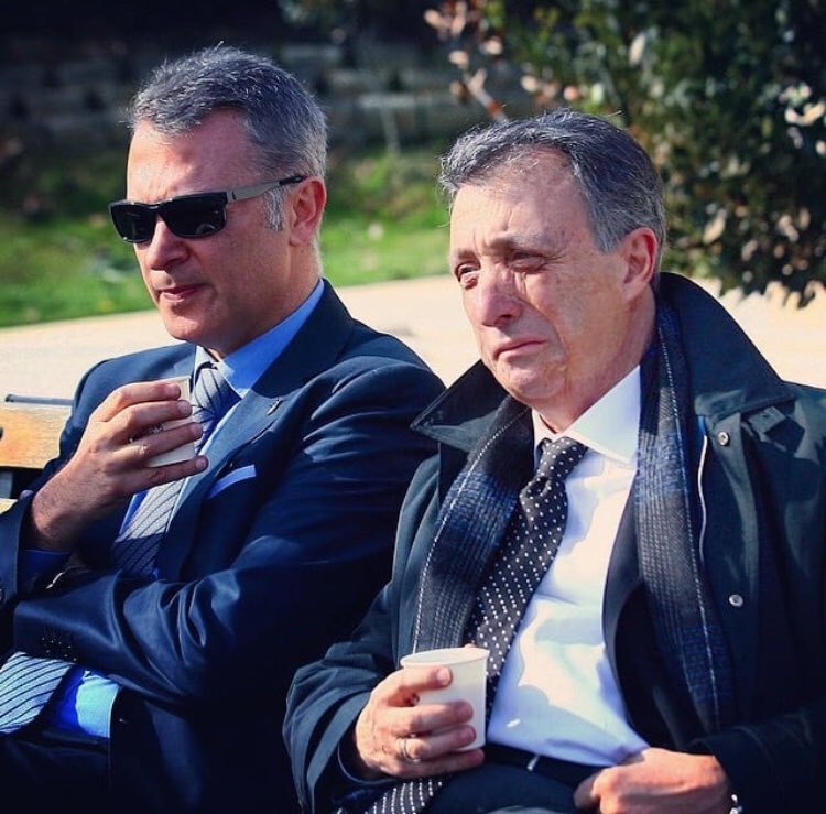 ev düzüldü, kız bulundu, çeyiz falan filan... nikahlandık. iki taksi bi dükkan verdi peder.... dükkanda koltuk moltuk satardım. bi gün bu orospu çıkageldi. hiç unutmam, görür görmez cız etti içim. böyle basma bi etek dizine kadar, çorap yok, üstünde açık bi bluz, saçlar maçlar...