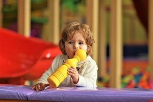 TheHanenCentre's tweet photo. NEW ARTICLE! Are all #LateTalkers alike or are some at greater risk than others for ongoing #languagedelays? Do late-talking children need extra help? Looking at what research tells us about Late Talkers can help us decide if a child needs extra support - https://t.co/ugZoOayiYy https://t.co/IA1ANyxjER