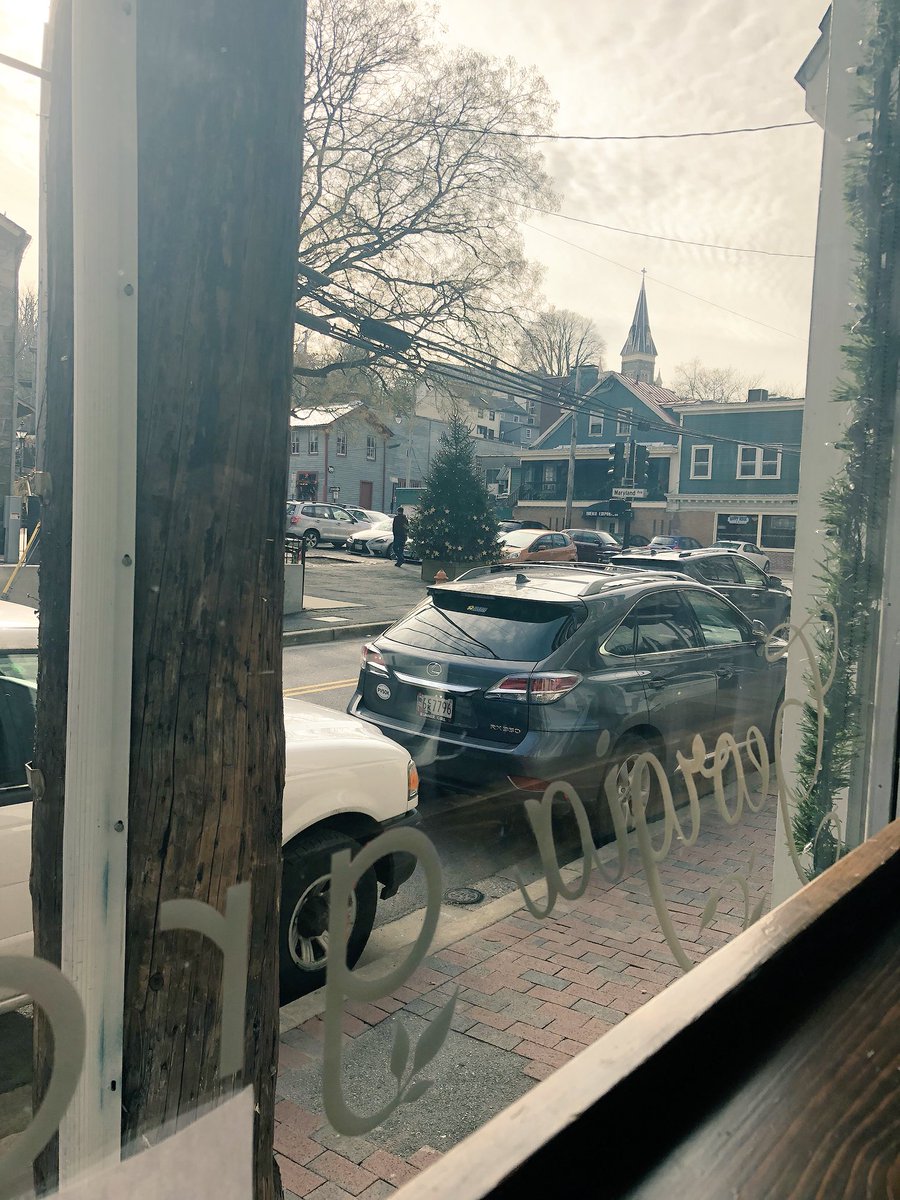 KnightWMAR's tweet photo. Stopping for lunch at @GeorgiaGraceEC while out finishing my Christmas shopping. @VisitHoCoMD #OldEC #hometown https://t.co/940WCVVcI8