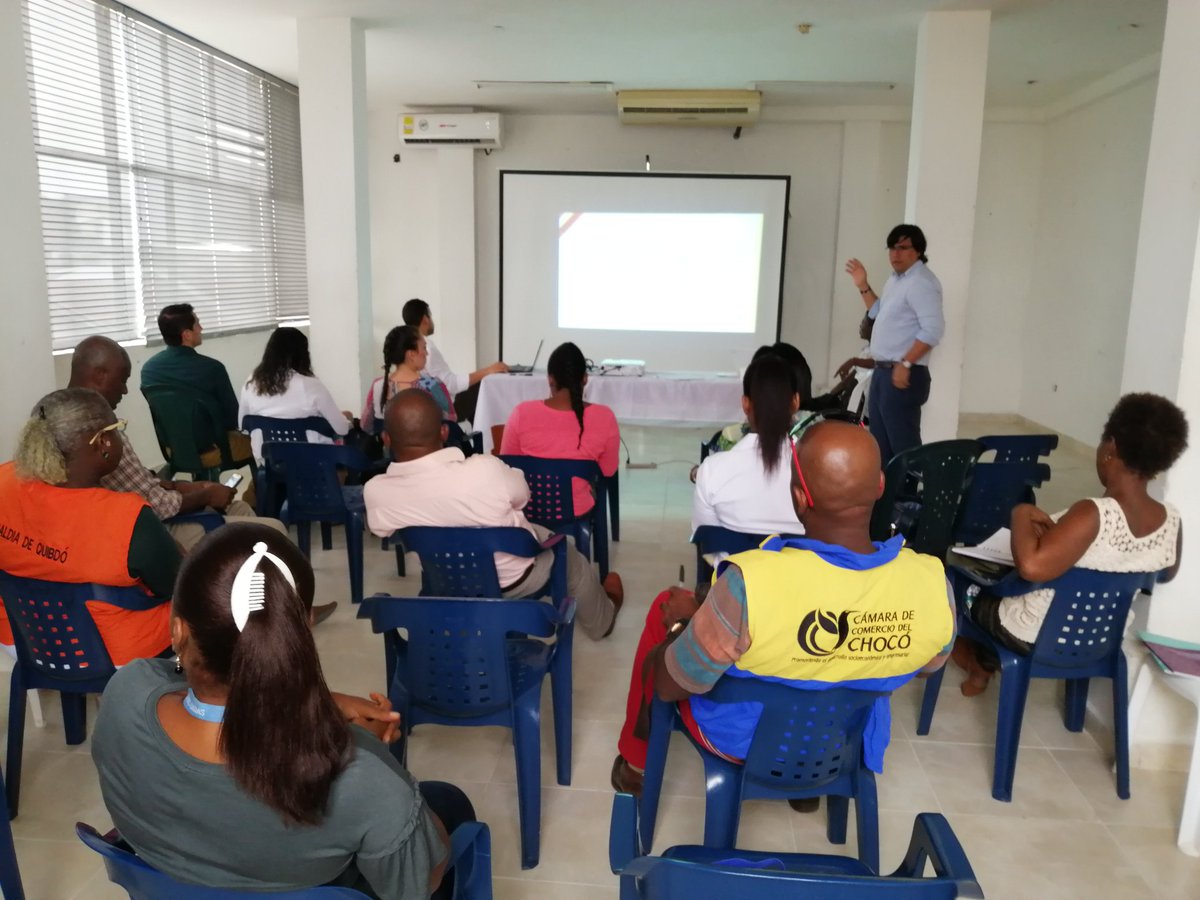 #Aéstahora se realiza el taller de socialización del diseño de la política pública de desarrollo económico de Quibdó, la exposición es dirigida por la Corporación URBANPRO, con la participación de Cuso Internacional #EstamosAvanzando