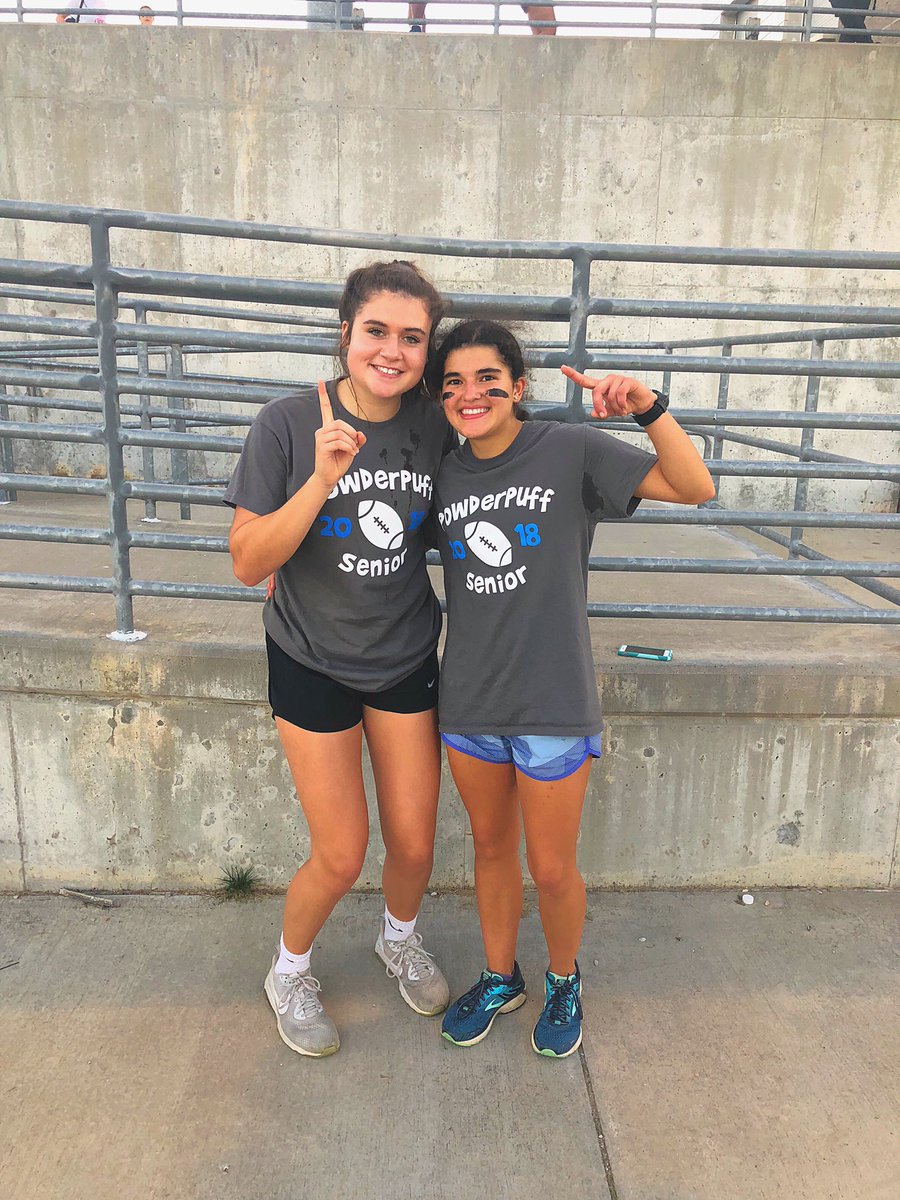 madelynrau01's tweet image. happy birthday em gress!! can’t believe you’re 18!! love youu and i hope you pass all your finals!!❤️🎉