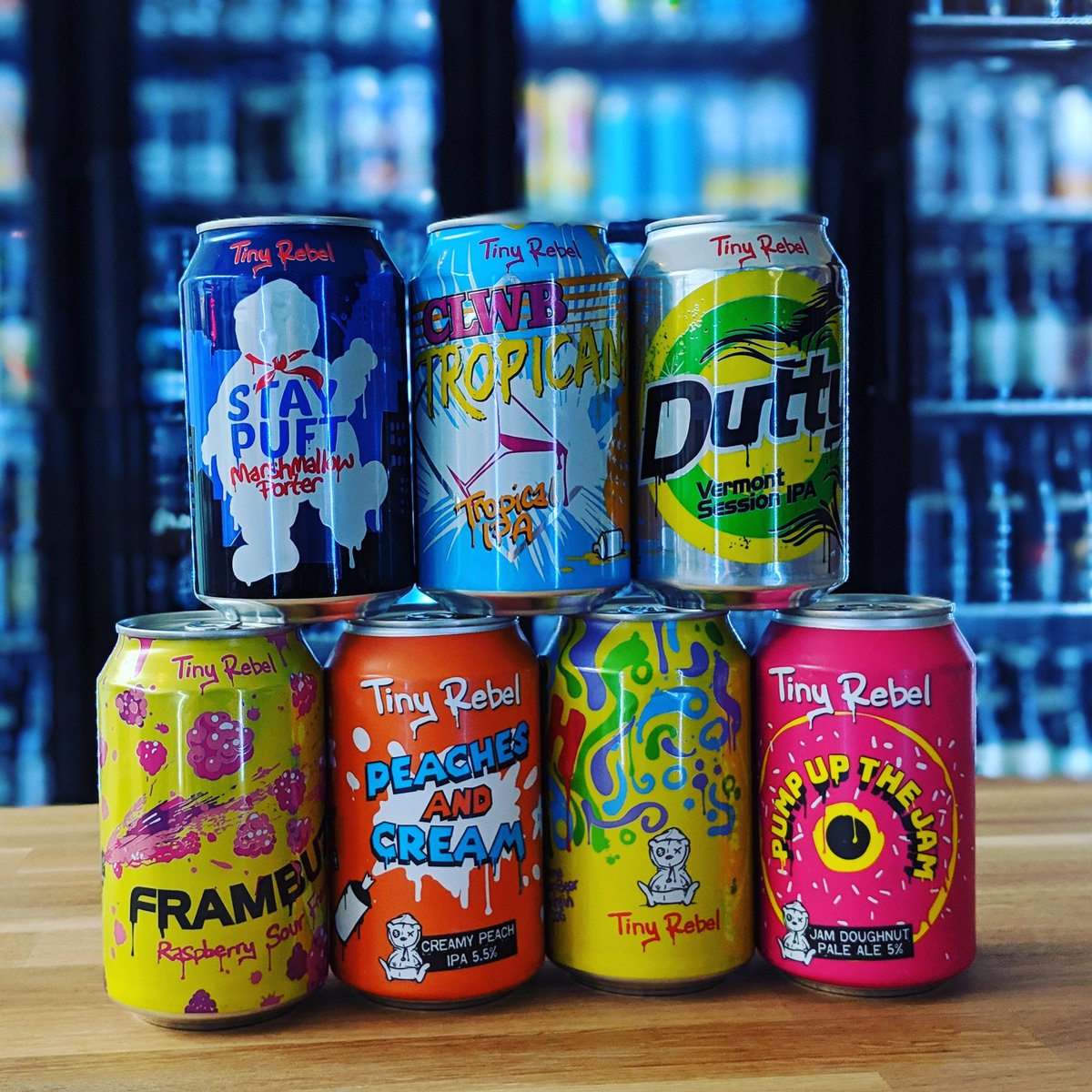 GrinBeer's tweet photo. Santa I know him! We've obviously been good this year given the awesome beers that arrived today from Wales!  @tinyrebelbrewco #craftbeer #cwrw #cwrwcrefft #N5 #beerwegoagain https://t.co/sdmHv1xZ60