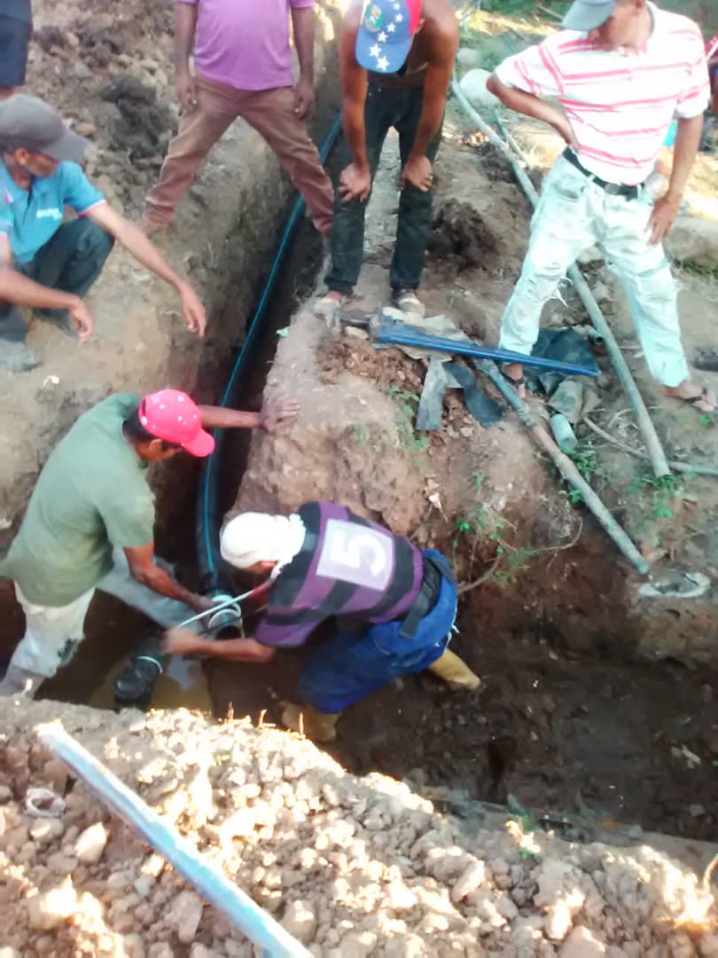 Hidropaezca's tweet photo. 🔵#HidroInforma|| Realizados trabajos de colocación de tubería de 4 pulgadas para beneficiar a 120 familias  del sector Madre Candelaria, parroquia Altagracia de Orituco Municipio José Tadeo Monagas #Guárico https://t.co/LgMwP6kwz1
