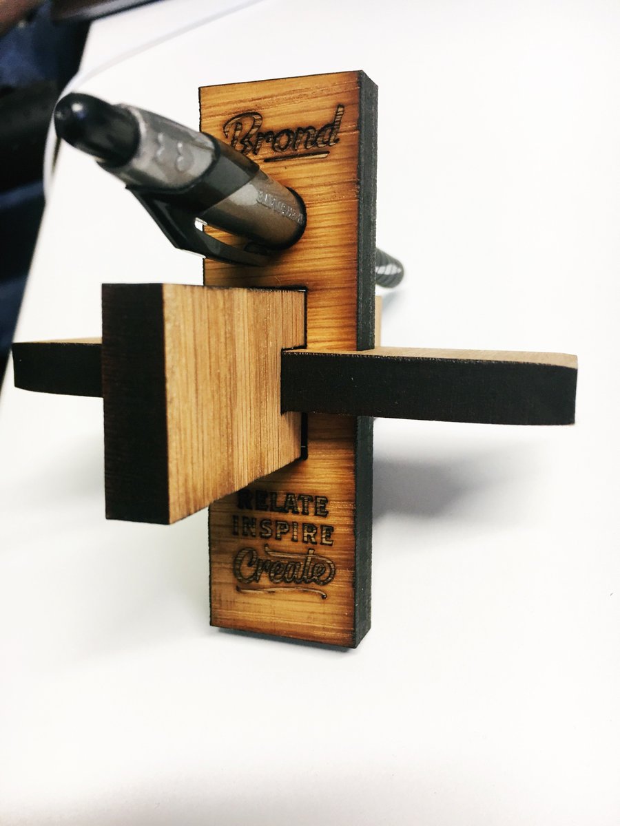 loomdigital's tweet photo. Thanks @brondbrand for this wonderfully unique gift! We will never loose our pen again! #ChristmasPresent #Brond https://t.co/ulQYojnnbA