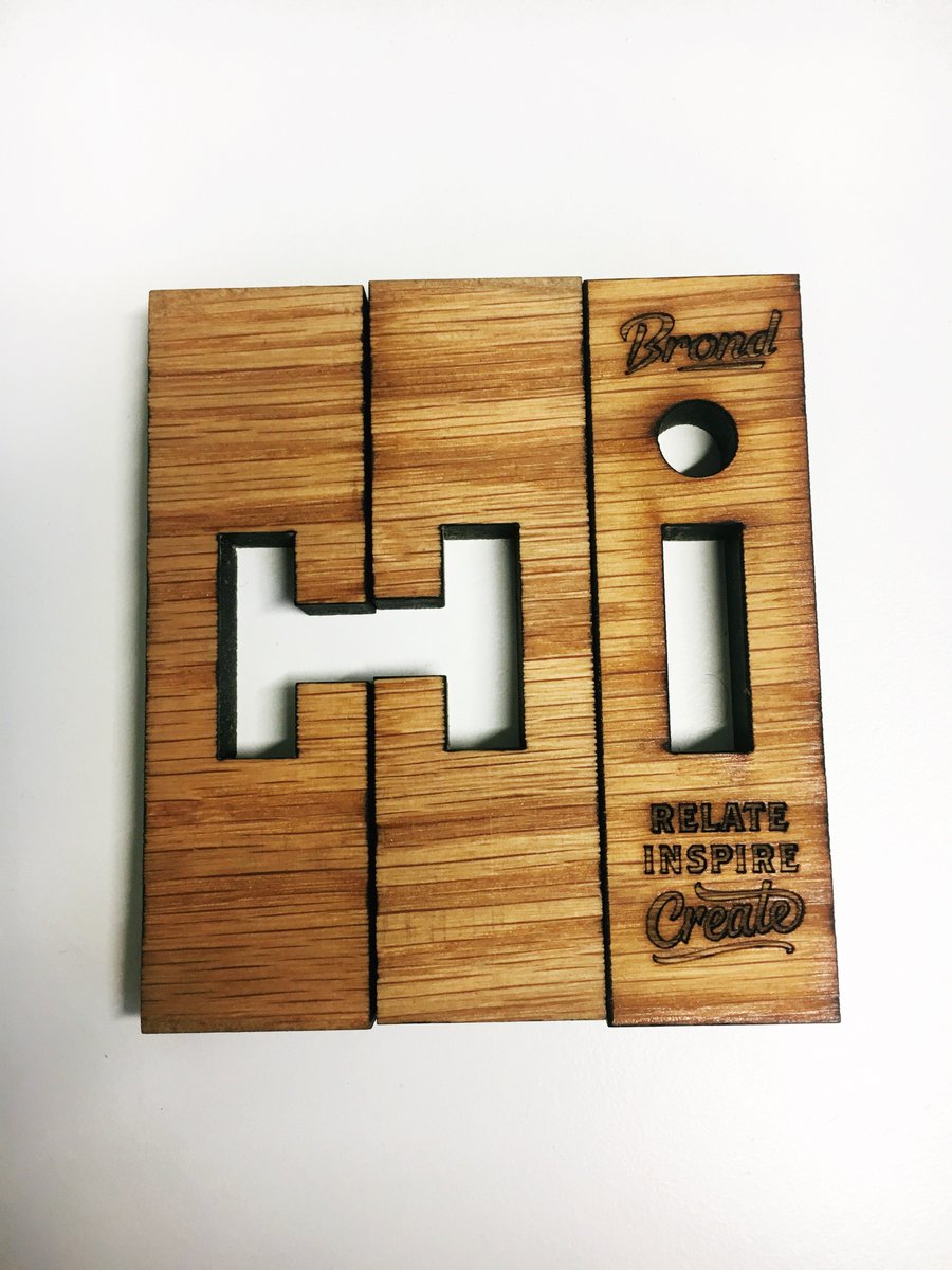 loomdigital's tweet photo. Thanks @brondbrand for this wonderfully unique gift! We will never loose our pen again! #ChristmasPresent #Brond https://t.co/ulQYojnnbA