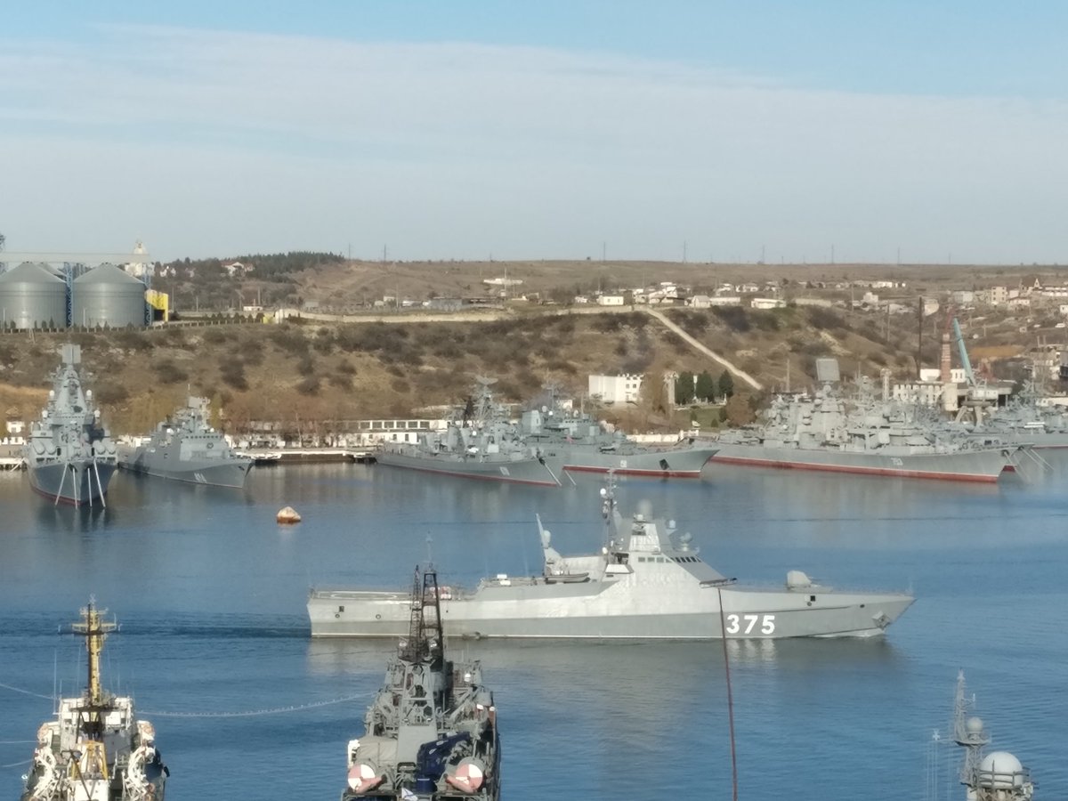 mrlynx_oficial's tweet photo. El Patrullero RFS 375 "Dmitry Rogachev" 2ª unidad de las seis #Project22160 para la Flota Mar Negro #Rusia está en Sebastopol #Crimea para sus pruebas en mar. Después pondrá rumbo a Novorossiysk para más pruebas. https://t.co/L5dsXNjX92