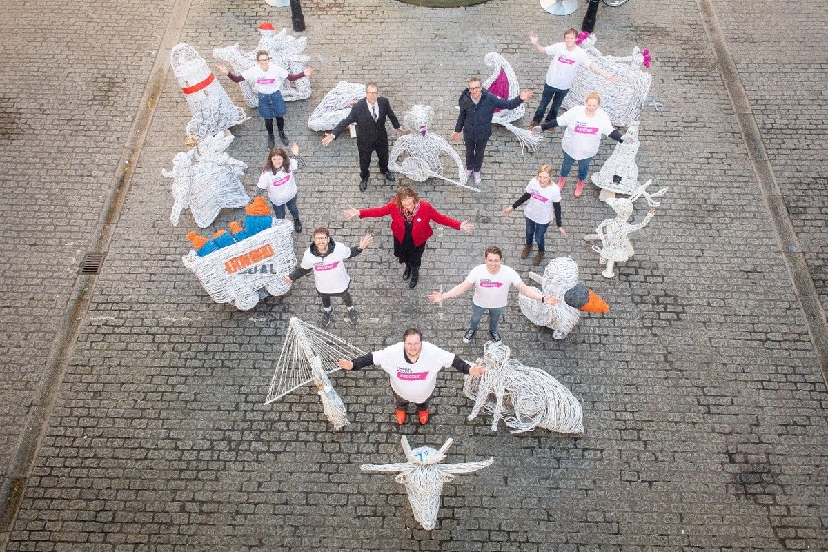 Edinburgh_CC's tweet photo. From Billy Connolly to Greyfriars Bobby, 14 #ScotArt wicker symbols of Scotland will grace #Edinburgh as part of our Torchlight Procession! Look out for them along the Royal Mile from Friday onwards @edhogmanay https://t.co/aED2X8najW https://t.co/cjQadznIfc