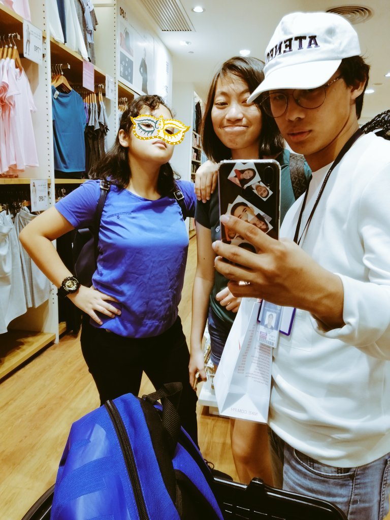 enzofallarcuna's tweet photo. Happy birthday, @kellyyguardiano! Alam kong Dec 20 talaga bday mo, so last ako babati 😁 r u coldening dis christmas? Bigyan ng jacket! lagi ko nang ibabrag yung jacket 😈😈😈 more solo pics to come 😘 #ALDUB41stMonthsary #TWBAAljon xoxo https://t.co/MXLGjHJyMQ