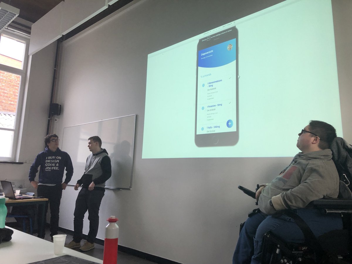 PillAssist's tweet image. Gisteren was er de tussentijdse jury ook wij van pillassist waren er klaar voor! Iedereen was positief en hebben zeer goede feedback gehad op naar de verder uitwerking.
 @weareimd #TeamPillAssist #MedicationReminder #HelpOuderen