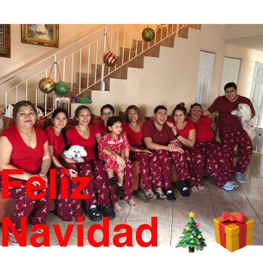 Feliz Navidad 🎄 Christmas 2017 in Miami, FL #IHXLightsUpDecember <a href="/jillmill321/">Jillian Miller</a> <a href="/Cellseller7777/">Tammy R. Collins</a> <a href="/Karingarrido2/">Karin Garrido</a>