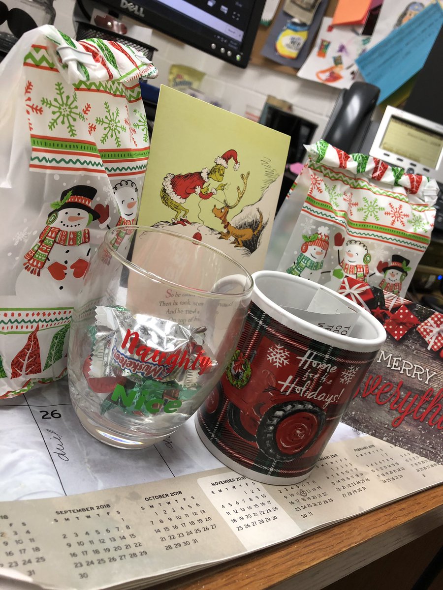 B_E_Cantu's tweet photo. Love it all #coworkers #lytlepirates 🎄 https://t.co/PBWxIp3uMg
