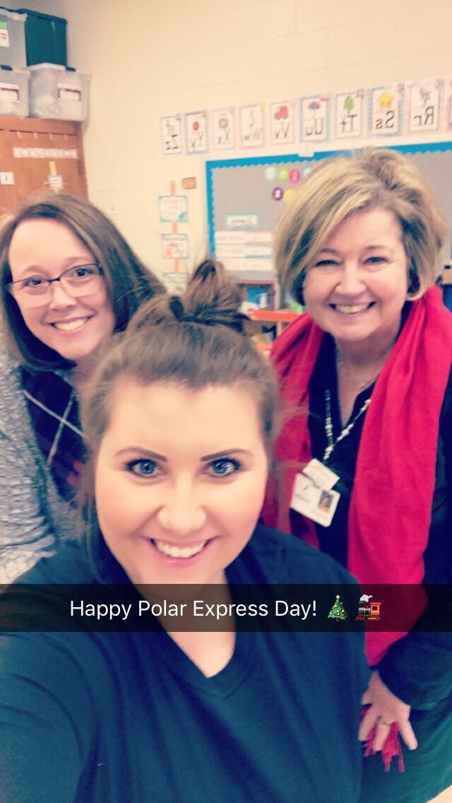 kinder_cain's tweet photo. We have some special visitors at SPARK for our special day! ❤️ them!! @alysoncarp1 @amy_dwilliams https://t.co/T5wSrBKQC6
