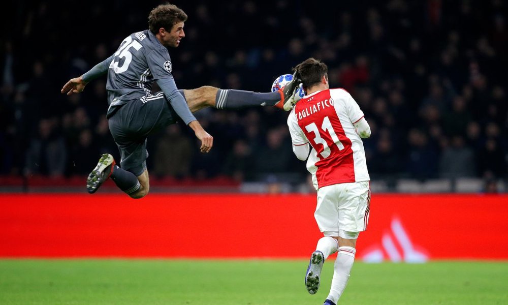 ABCDeportesTV's tweet photo. “Quiero disculparme, no fue intencionado”: Thomas Müller a Nicolás Tagliafico

https://t.co/MY426bge6Q https://t.co/aKlcGmIrYF