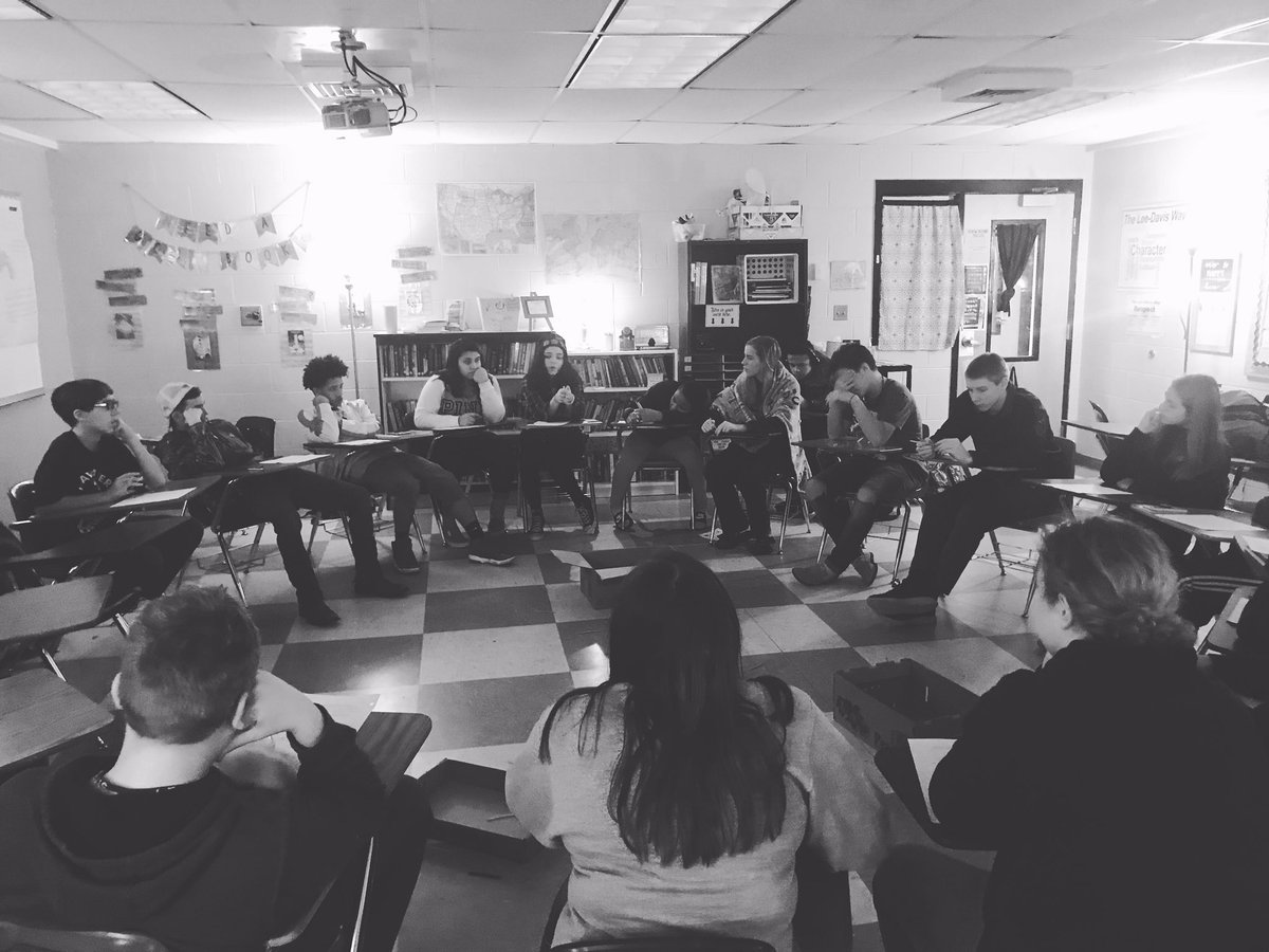 Super proud of this yr’s 9th gr Eng classes 4 participating in semi-Socratic seminar after finishing Speak by <a href="/halseanderson/">Laurie Halse Anderson</a> @theleedavisway