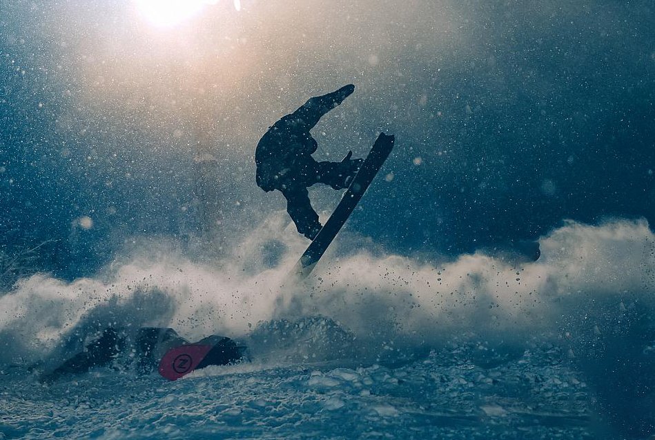 If this doesn't make you want to go snowboarding in Japan, you're officially dead inside || @whitelinessnow x <a href="/nideckersnow/">Nidecker Snowboards</a> x <a href="/realsnowboard/">REAL Snowboarding</a> x <a href="/WeAreSuperRad/">Super Rad</a> 

mpora.com/snowboarding/s…