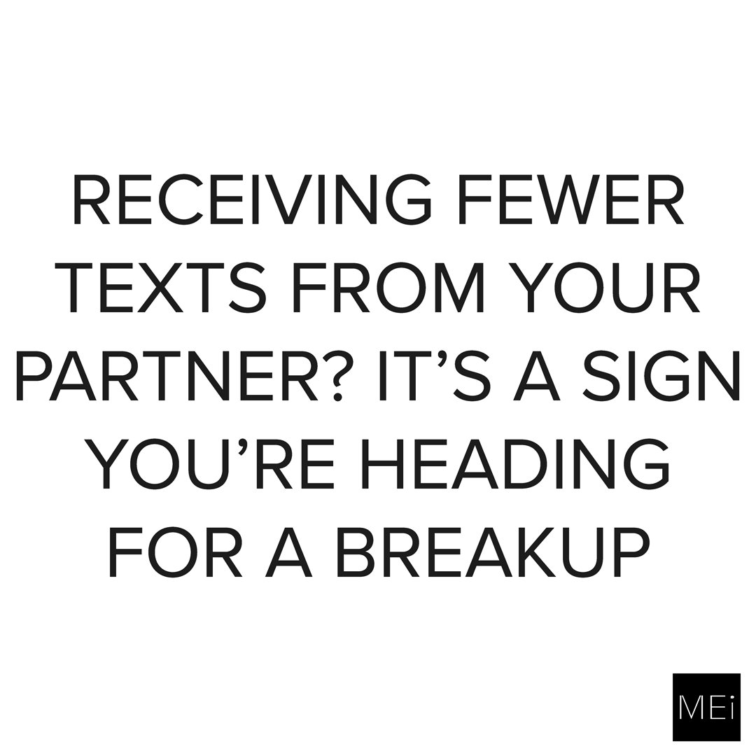 CrushhApp's tweet photo. After looking at our data, we found that when a relationship is about to dissolve, the amount of text messages exchanged per day is cut almost in half 💔 #facts https://t.co/gXKuRSYJPr