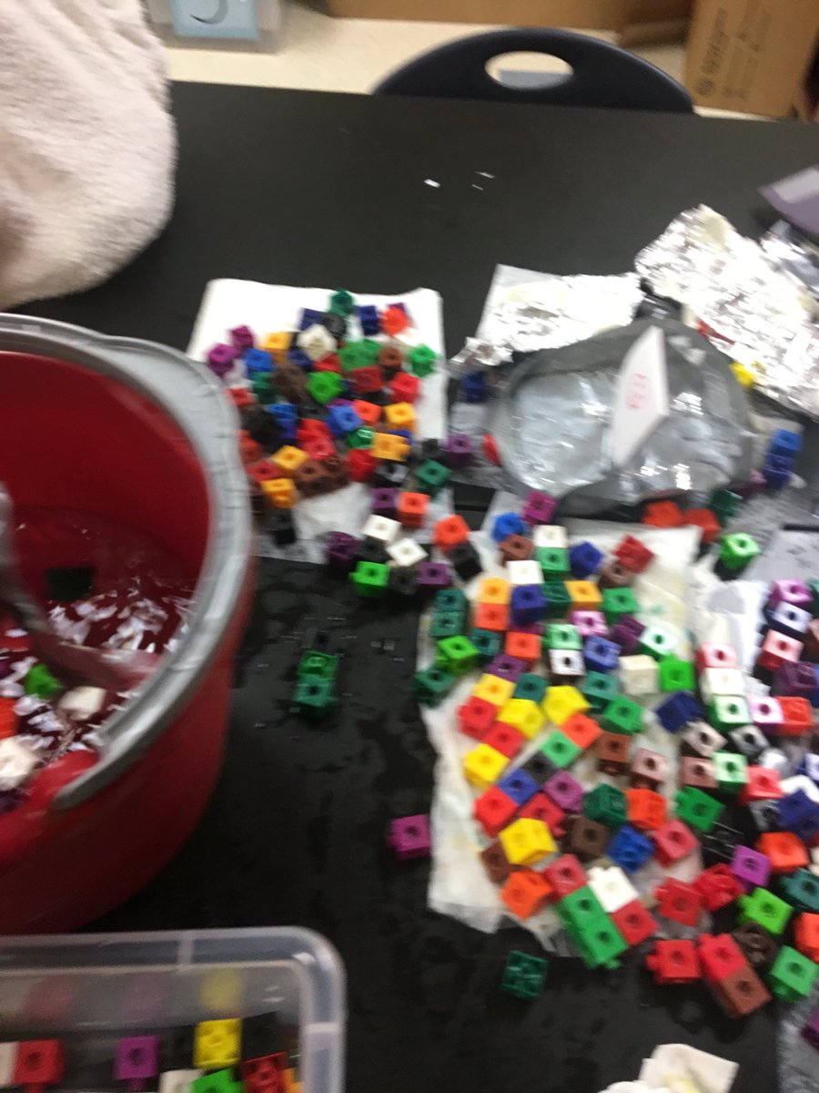 StepNoodles's tweet image. Let’s figure out who met the challenge @LangtreeCharter #SciencelabRULES