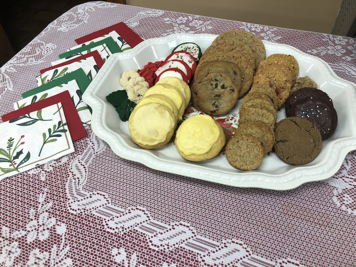 MidwestAllison's tweet photo. Stop and see us @MidwestBank Waubun! We have cookies, coffee and cider today through Friday! https://t.co/JWkyLkGBuU