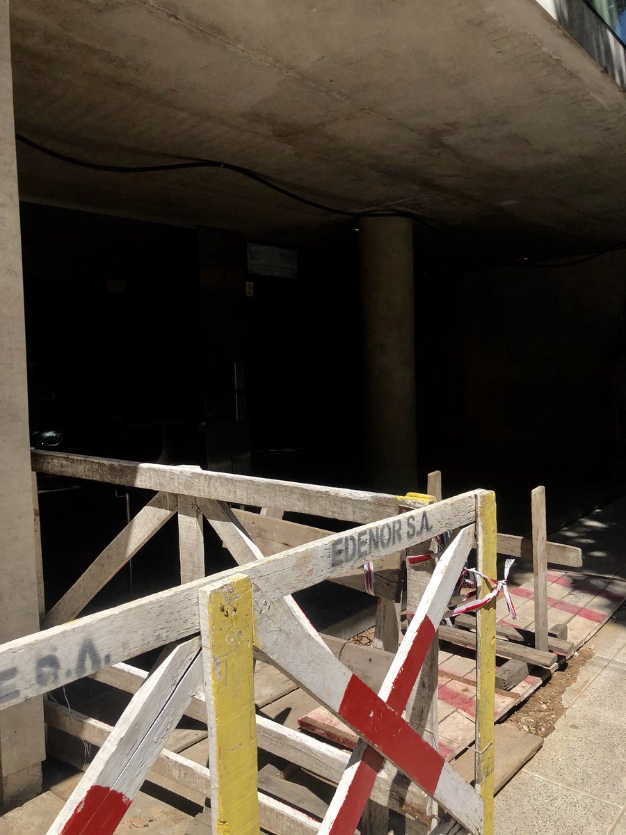 jorgechahle's tweet photo. @DefensoriaCABA @gcba renté @airbnb @Airbnb_arg y el depto no cumple casi ningún servicio y está en edificio aún en construcción. Que debo hacer? https://t.co/E3lfr9piyw