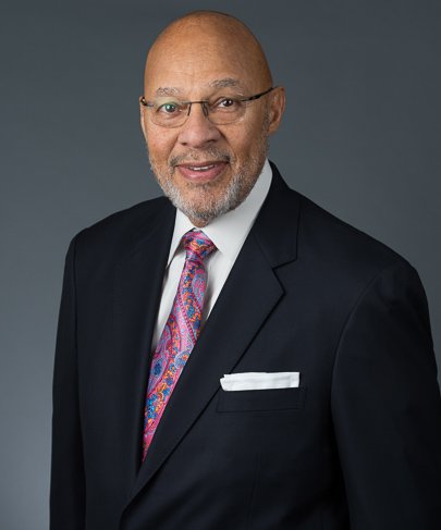 ABFResearch's tweet photo. #Congratulations to the Hon. Dennis W. Archer of @dickinsonwright, who will receive the 2019 #OutstandingServiceAward from the @ABFFellows at its 63rd annual awards reception during the @ABAesq Midyear Meeting in Las Vegas on January 26, 2019: https://t.co/Fn2R2CMak1 https://t.co/rVRN4oAPvd