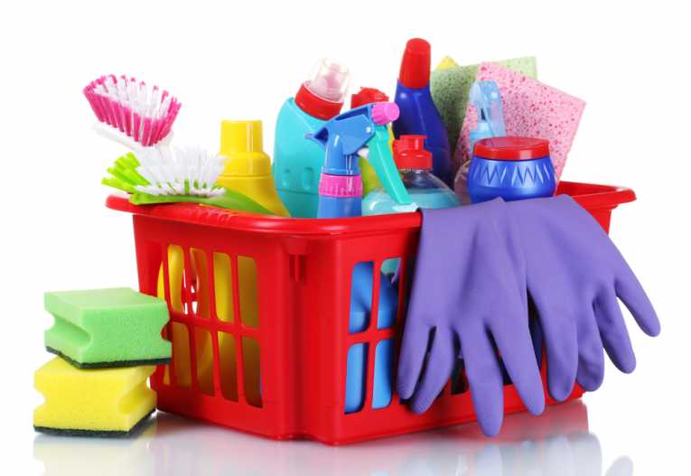 apolloproclean's tweet photo. Holiday Cleaning Countdown #Tip3

Use the right cleaning products!

An all-purpose cleaner can be a great time saver, but its versatility comes with a cost. Porous surfaces like stone, wood, and leather should really have a dedicated product to ensure they aren’t damaged. https://t.co/ZZcDv7163M