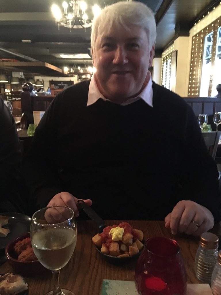 What a motley crew - boss to meet up with former and current <a href="/LivEchonews/">Liverpool Echo</a> heads for a fine scran at <a href="/LaVinaLiverpool/">La Vina Liverpool</a> - obligatory TBK with scran shot, obviously. 👌🏻🎉🍻
