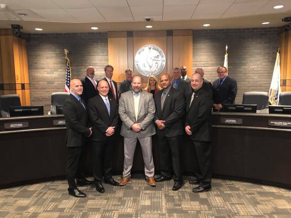 PCHS_Celtics's tweet photo. Congratulations to current parent and PCHS Men's Club officer, Marc Reid on being promoted to Deputy Chief of the Joliet Police Department! He was honored last night by Providence Catholic Alumnus, Al Roechner '87 who is currently the Joliet Chief of Police. ☘️💙 https://t.co/nxRopwVDCs