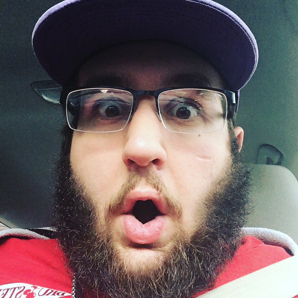 EricCrowbar's tweet photo. Okay Twitter, I need your help. I like my beard, but the lady is saying it HAS to be shaved January 1st unless I can get 500 retweets. Please help me #savemybeard https://t.co/Id0s6dgabd
