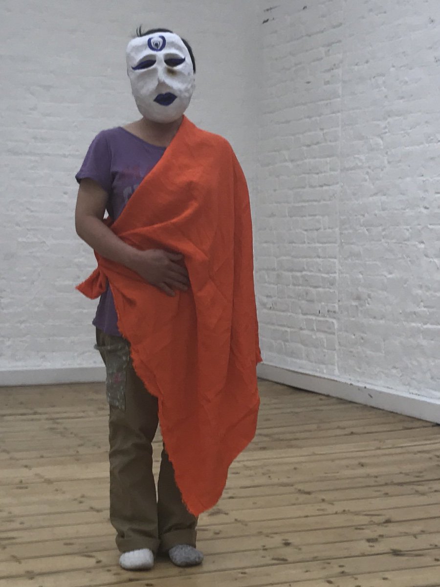Final session of the 8 week course  ! Exploring embodied, creative and performative ways to explore what gets in the way of us being full sized and all that we are ? Great work and courageous sharing. Thanks to all who participated <a href="/theartworksuk/">The Artworks</a> @LAHFArtsHealth  #artsinhealth