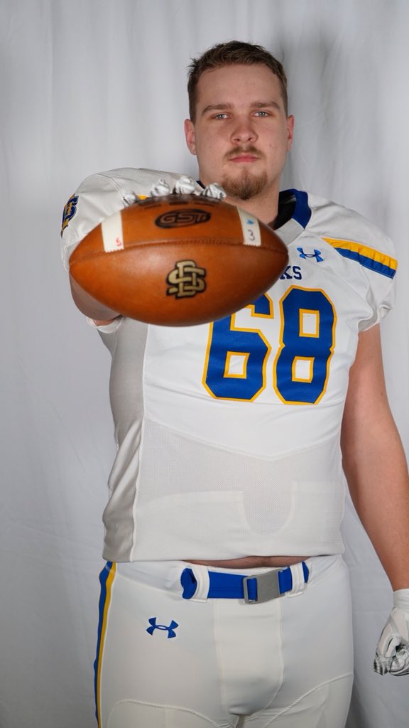 EthanVibert's tweet image. It’s official! Thanks to @SaskSelectsFB @SelectsScouting for helping make this possible. Proud to be a 🐰 #JackBoys19 #605Hogs @Coach_Eck @HolyNutmeg