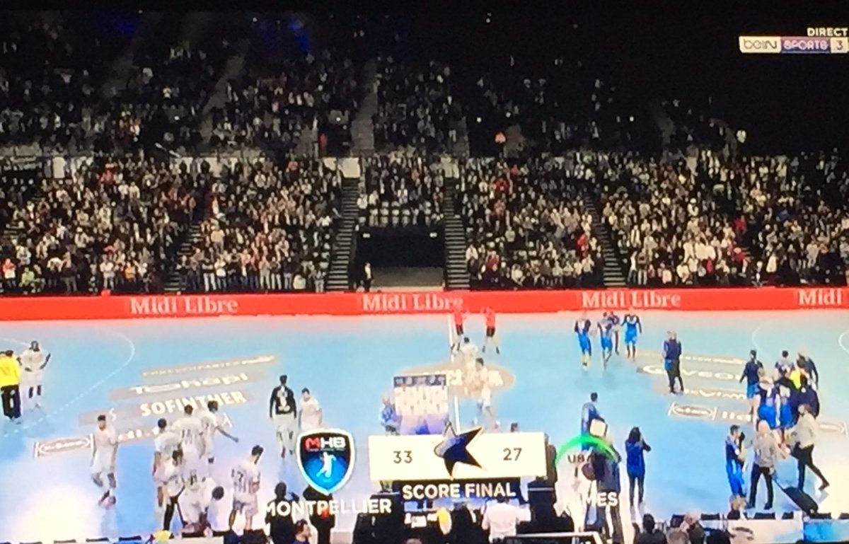 JuSports30's tweet photo. L’@USAMNIMESGARD n’a pas réussi à offrir 1 beau cadeau de noël à ses supporters. La #GreenTeam s’incline 33/27 à la @SDFArena_Mtp face a @mhbofficiel, la faute à trop de ballons perdus et a 1 2e période moyenne en attaque mais le score final est sévère pour les nîmois #MHBUSAM https://t.co/Xc6oe3URg5