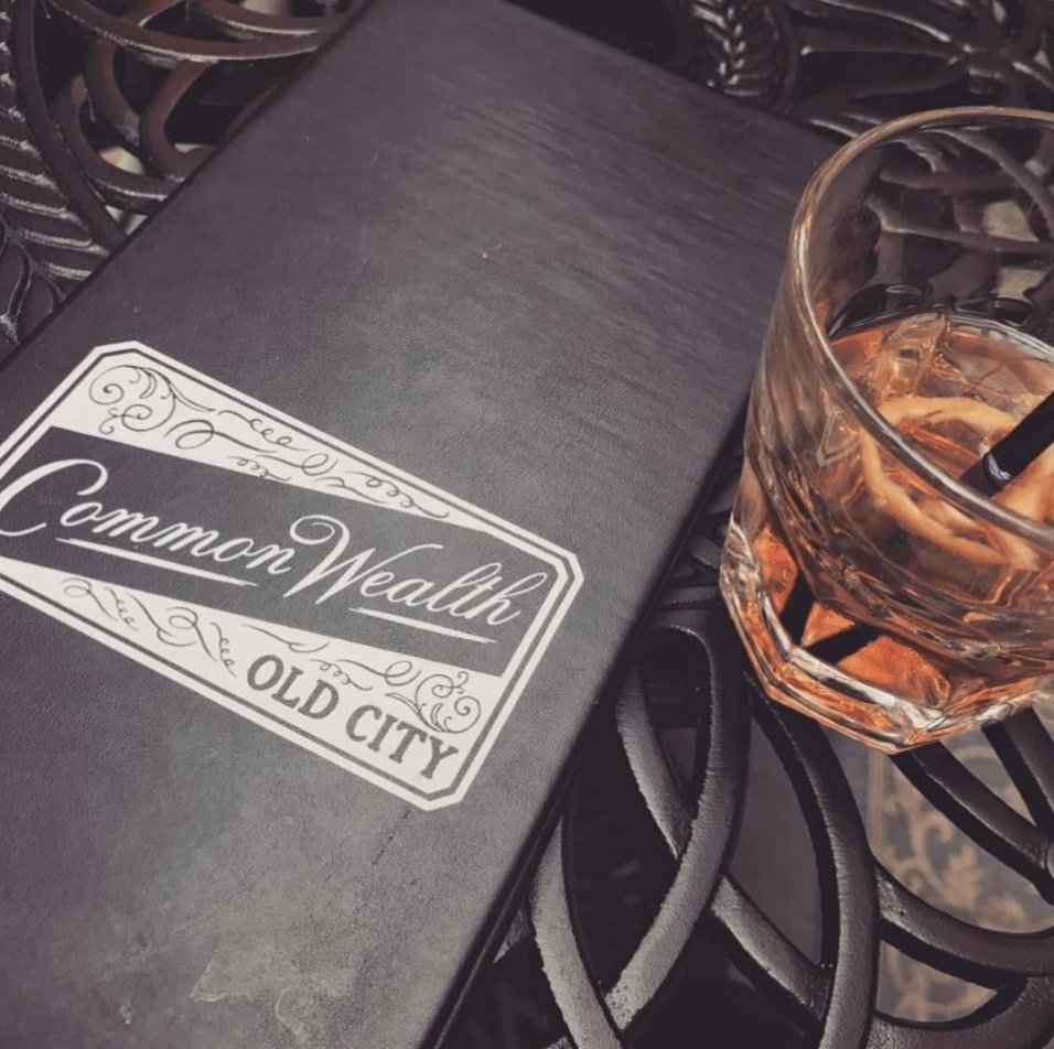 CommonWealthPHL's tweet photo. It's Wednesday night and we're feeling alright! Stop in for #HappyHour from 5-7pm for $2 off all Small Plates, $2 Bud Light, Miller Lite, Yuengling &amp; Corona Bottles, $3 Stella &amp; Yards Pale Ale Drafts, and $4 Well Drinks! #CommonWealthPHL Menu: https://t.co/UQcabFEolU https://t.co/soWjrwMBP9