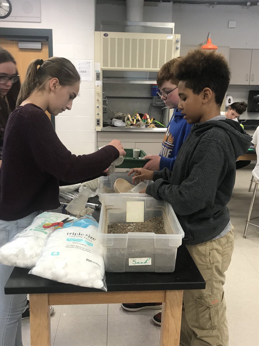 hamilton_laur's tweet photo. 7th graders participating in the water filtration challenge &amp; making connections between content areas. #Newfieldcsd #problembasedlearning #crosscurriculum @allyssagraham_ https://t.co/BwzSVB0Nid