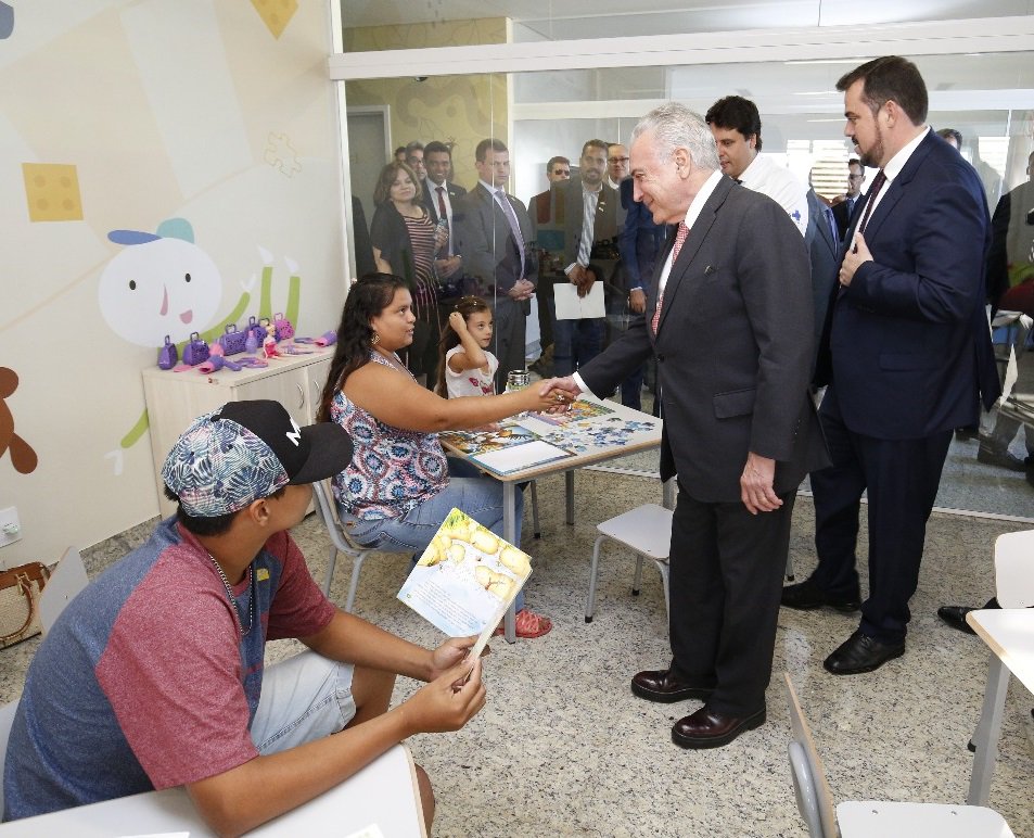 MichelTemer's tweet photo. (AI) #AoVivo Presidente Michel Temer participa da inauguração do Hospital Municipal de Aparecida de Goiânia. Assista: https://t.co/Kke2W9F9Jc https://t.co/JGYm4pv1a0