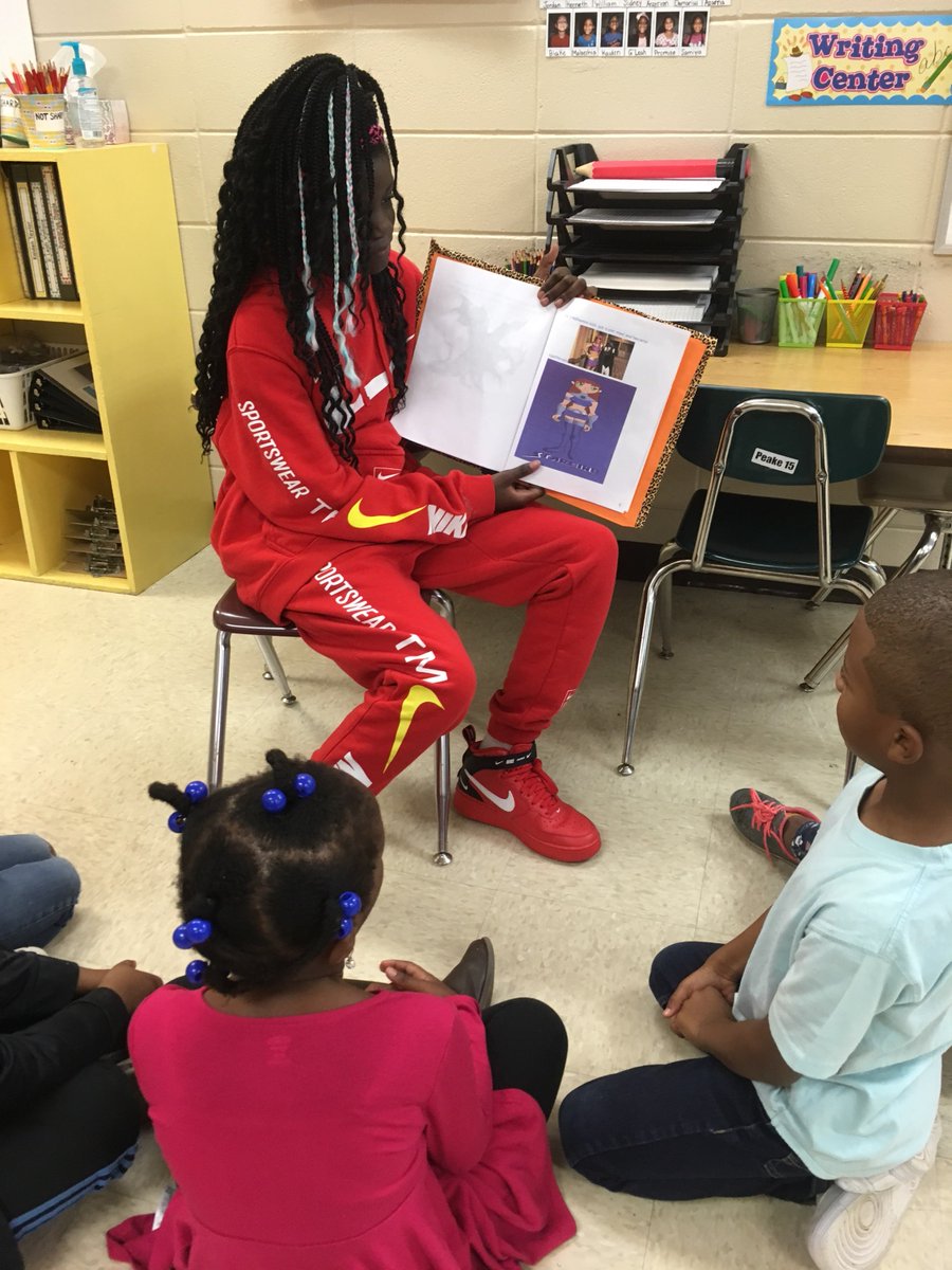 MontviewGATE's tweet photo. Reading to our Book Buddies
@Graham_Wendy @MontviewGATE https://t.co/ympNdAhd3F