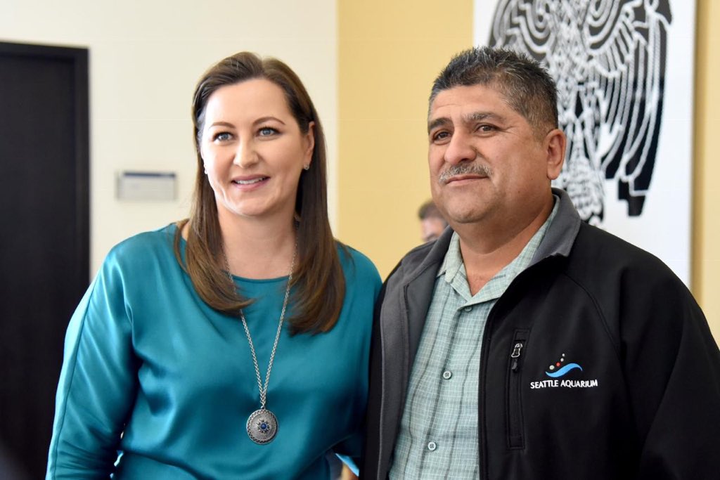 Martha Erika Alonso (@marthaerikaa) on Twitter photo Agradezco el respaldo de liderazgos nacionales y locales del <a href="/partidoverdemex/">Partido Verde</a>. Mi gobierno será responsable y mantendrá un diálogo con los partidos políticos para promover el desarrollo económico, político y social. Trabajando juntos construiremos un estado con más oportunidades Agradezco el respaldo de liderazgos nacionales y locales del <a href="/partidoverdemex/">Partido Verde</a>. Mi gobierno será responsable y mantendrá un diálogo con los partidos políticos para promover el desarrollo económico, político y social. Trabajando juntos construiremos un estado con más oportunidades