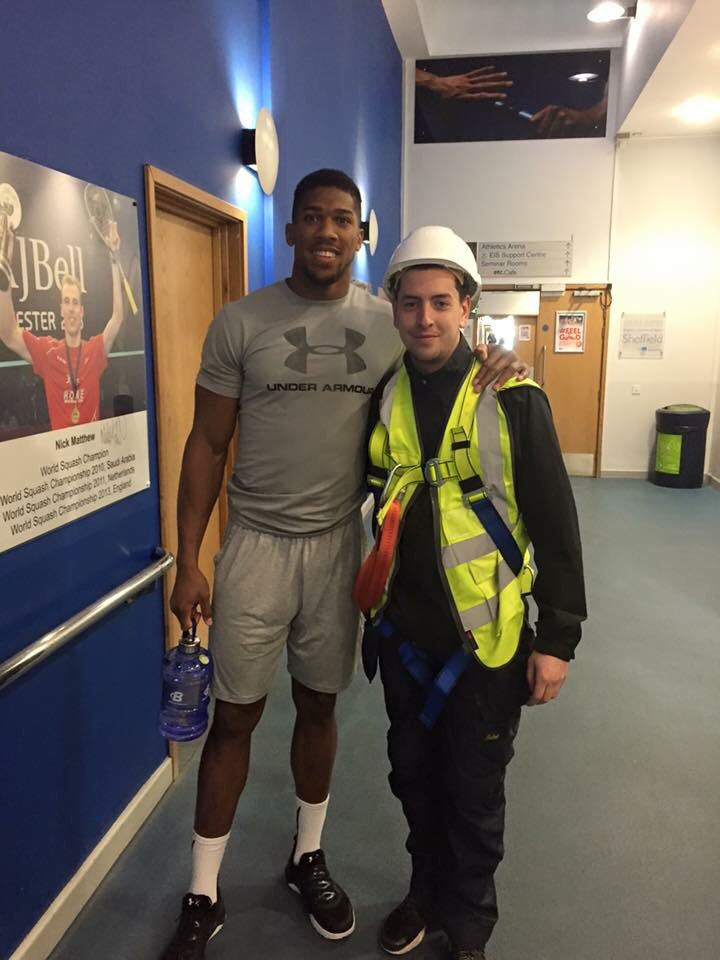 nazareth1991's tweet photo. @anthonyfjoshua Remember this AJ few years ago in Sheffield https://t.co/mNIkV882mt