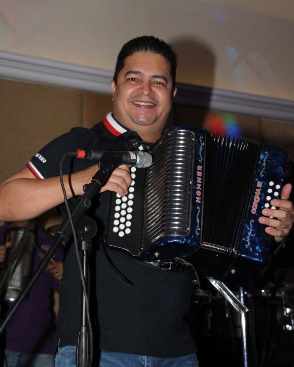 Manuel de Jesús Ábrego felicidades en tu día y que sigas cumpliendo muchos años más ¡Éxitos y bendiciones! 🎉 🎂 🎊 #CunaDeAcordeones