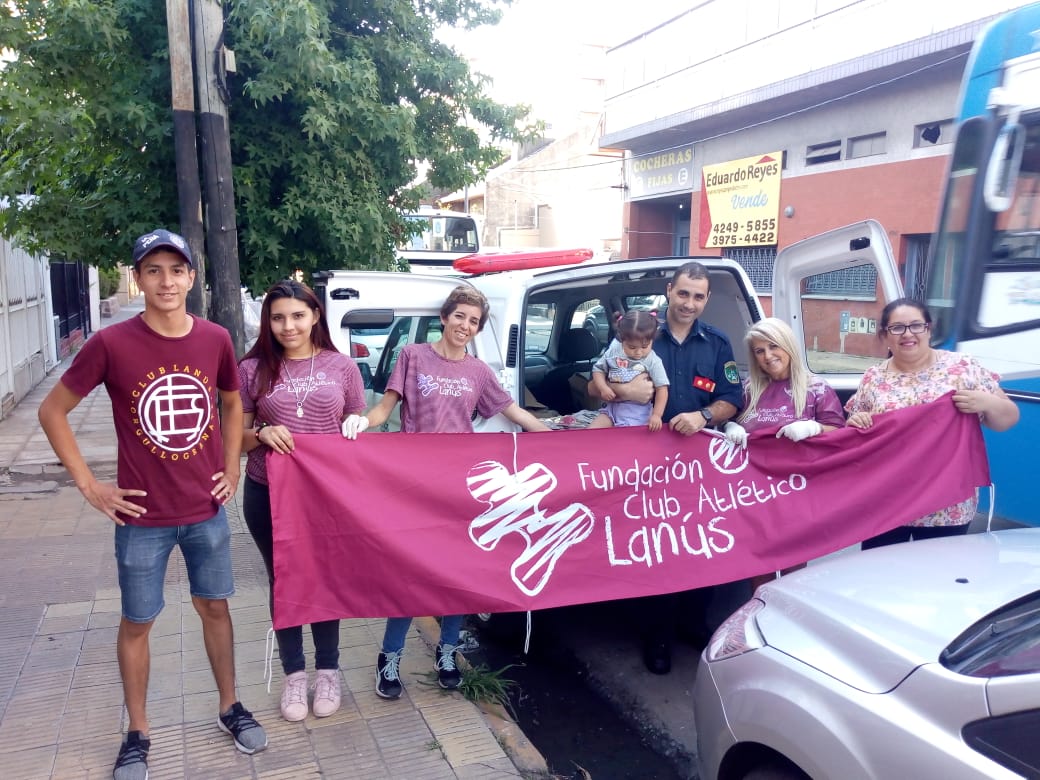 FundacionCAL's tweet photo. En el día de hoy entregamos juguetes y material didáctico a la Asociación Bomberos Voluntarios de Lanús Oeste los cuales serán distribuidos en diferentes puntos de nuestro partido.

#FelicesFiestas #JuntosEsMasFacil https://t.co/XbBbkhDwQm