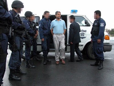 luisadosmil's tweet photo. @ArielLeza @PeriodicoZocalo @cmoreira38_5 Eres tú @ArielLeza cuando estuviste preso por secuestro y asesinato? Que miedo contigo en serio https://t.co/1PsxMrooNW