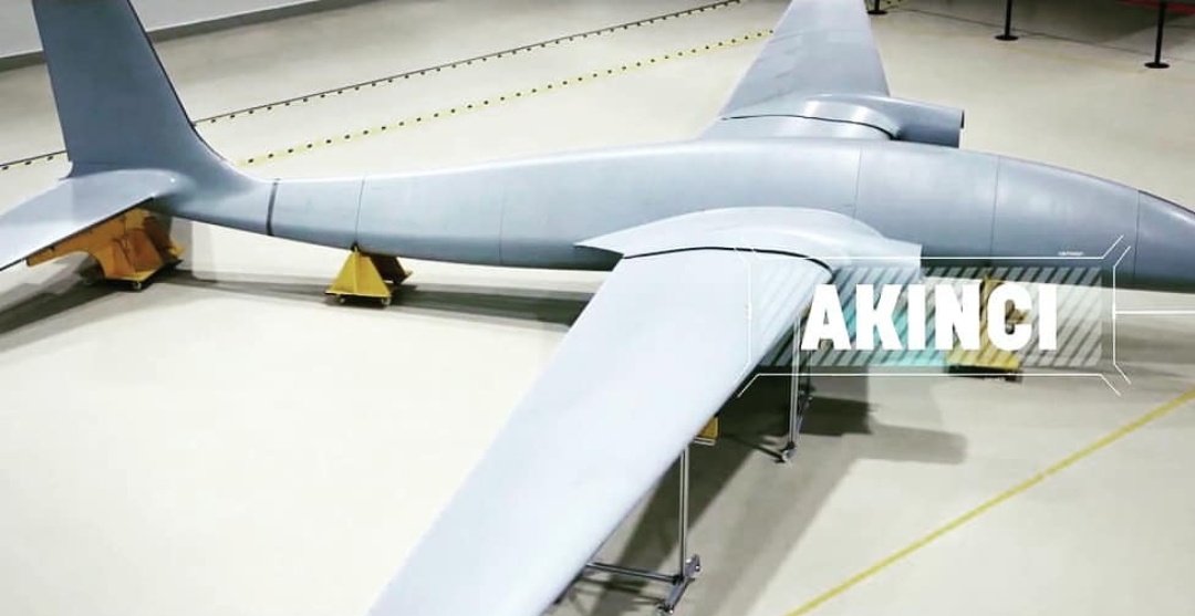 AKINCI İlk uçuşunu başarıyla gerçekleştirdikten sonra bu twiti favlayan yada rt eden şanslı üç kişiyi tatlı yemeye götüreceğim.