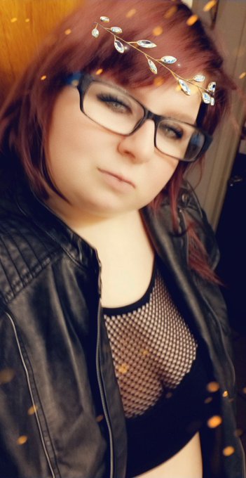 Meet the #Domme. I don't think I ever put any selfies on #tumblr (may they rest in ashes) #rip . Anyway<a href="/tag/domme"class="tags">#Domme</a><a href="/tag/me"class="tags"><span>#me</span></a><a href="/tag/rip"class="tags"><span>#rip</span></a><a href="/tag/tumblr"class="tags"><span>#tumblr</span></a>